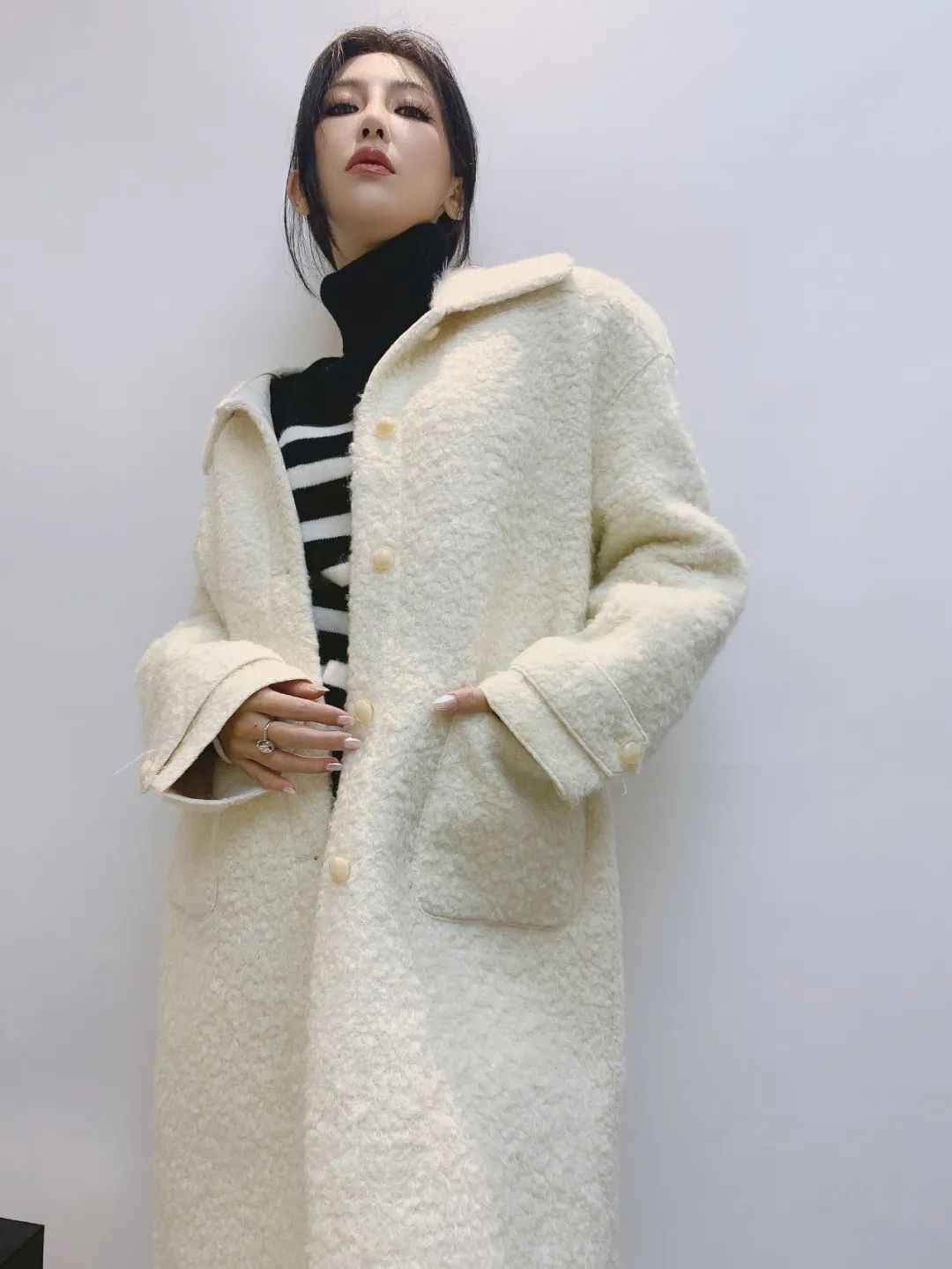 2022年新款女装白色羊绒超长款大衣