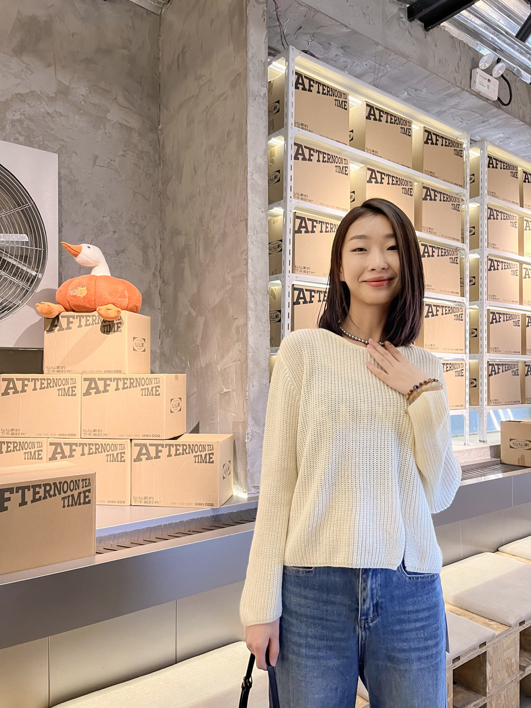 吉林市丰满区吉林大街白月女装欧亚城店.jpg