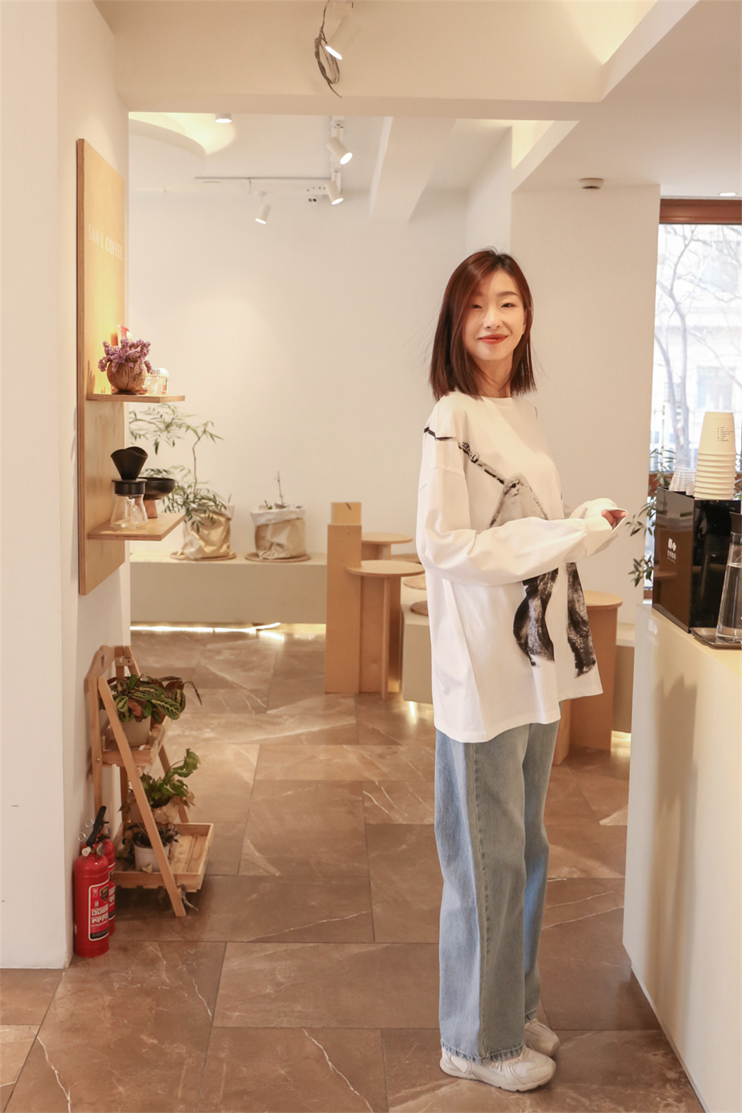 长春市欧亚万豪购物中心白月女装连锁店.jpg