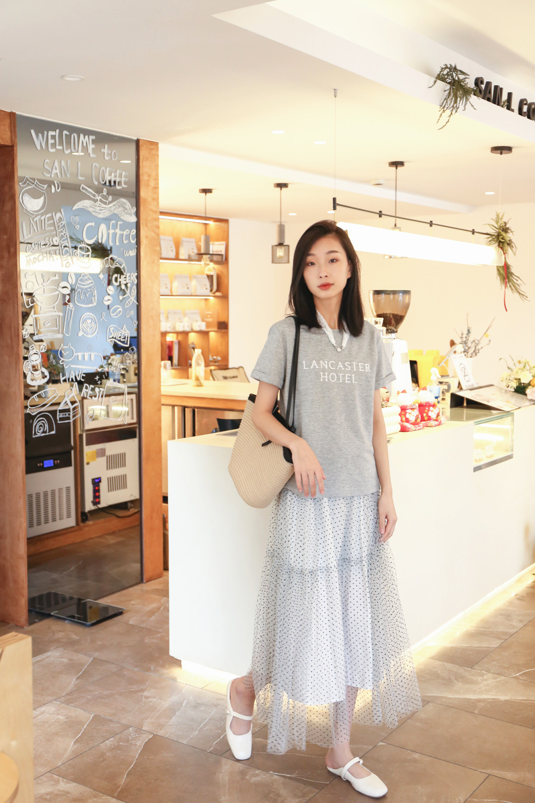 2025年白月女装的穿搭公式‌‌刚柔叠穿法则‌.jpg