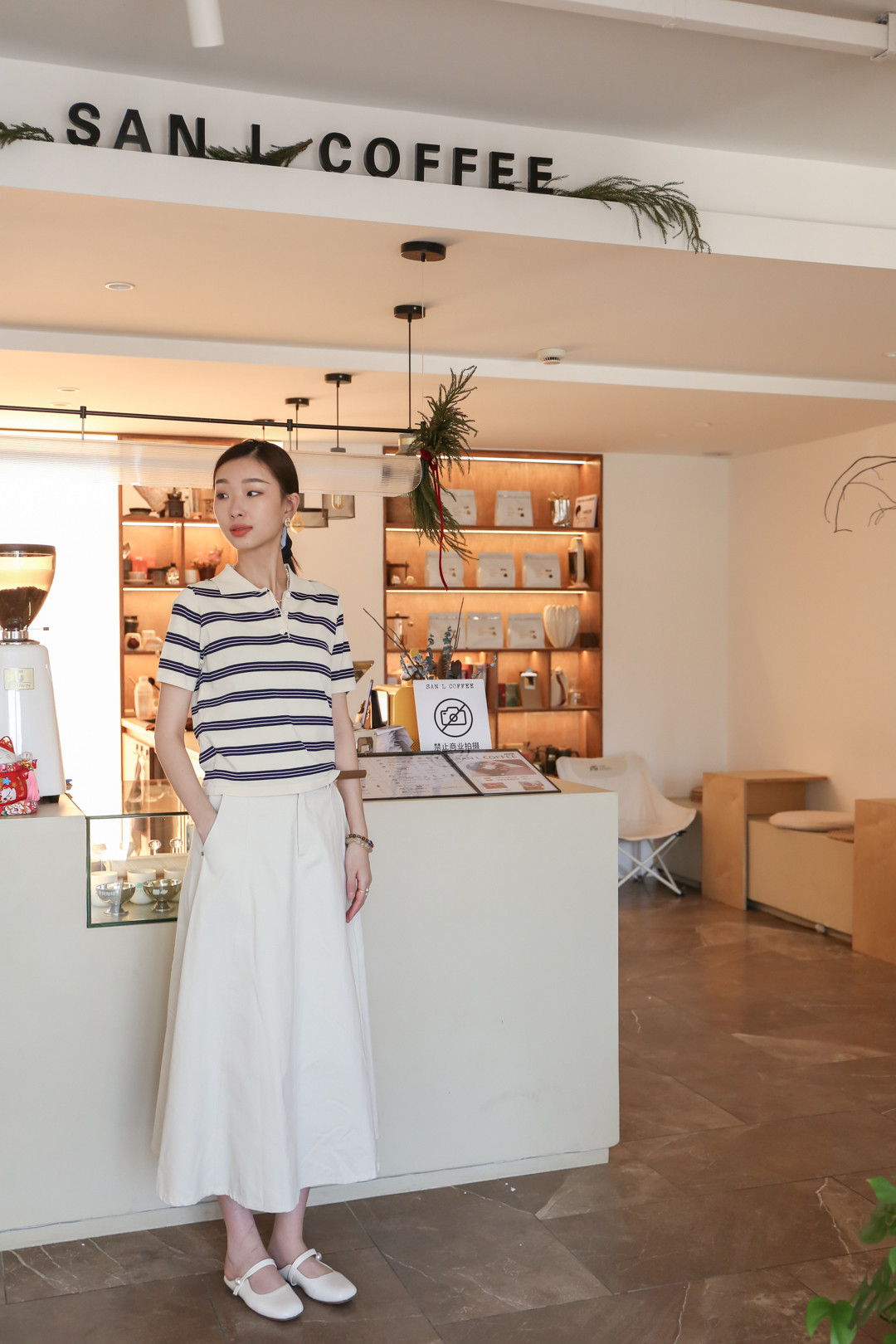 珲春市欧亚延百购物中心白月品牌女装店.jpg
