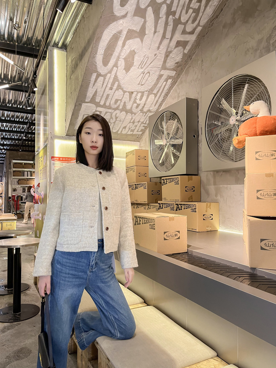 吉林市丰满区吉林大街白月女装欧亚城店.jpg