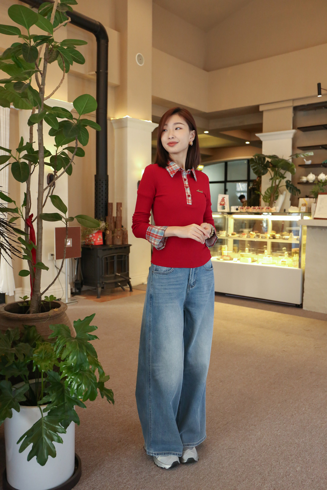 吉林省四平欧亚购物中心白月品牌女装店.jpg