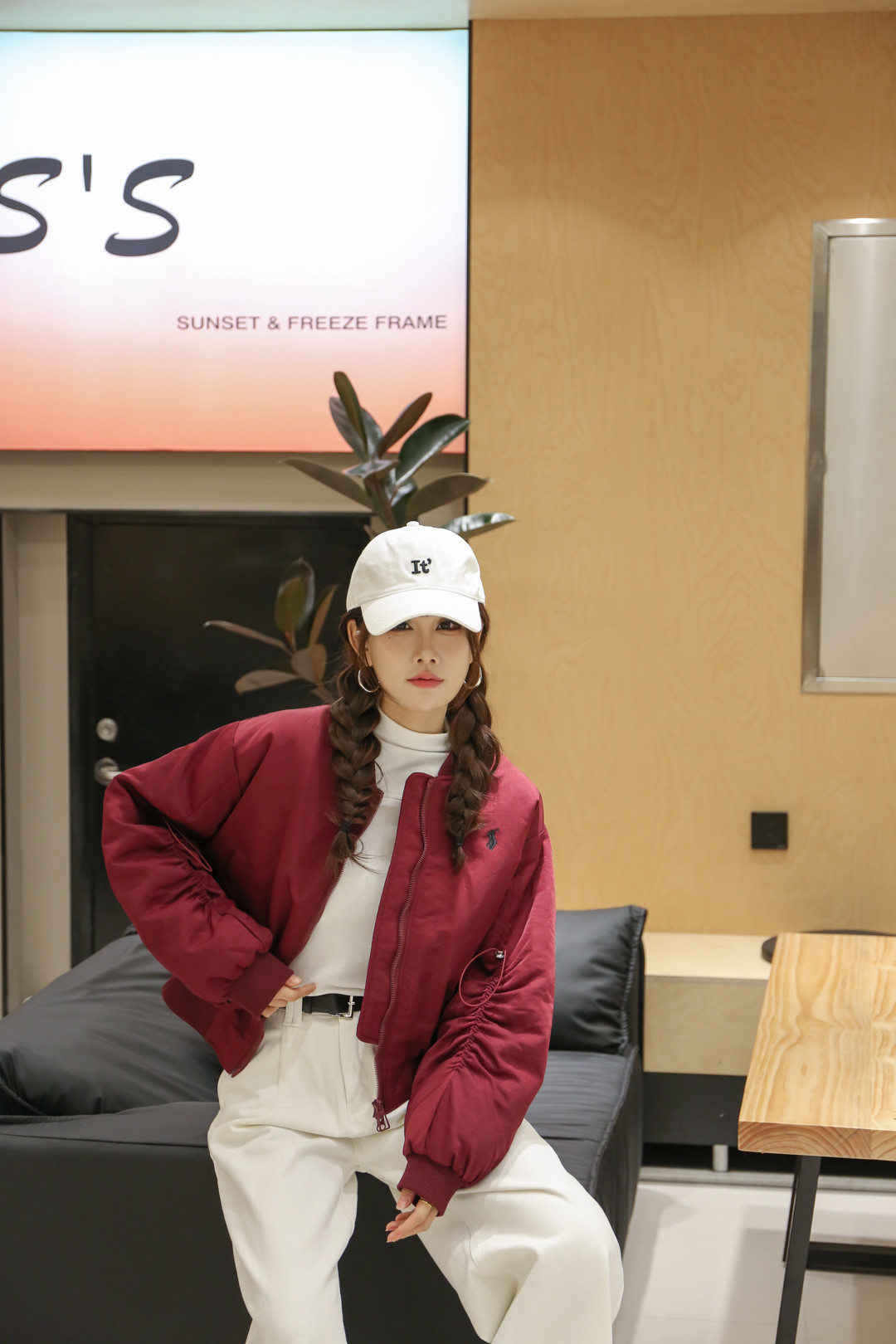 辽宁省锦州市太和区万达广场千城女装店.jpg