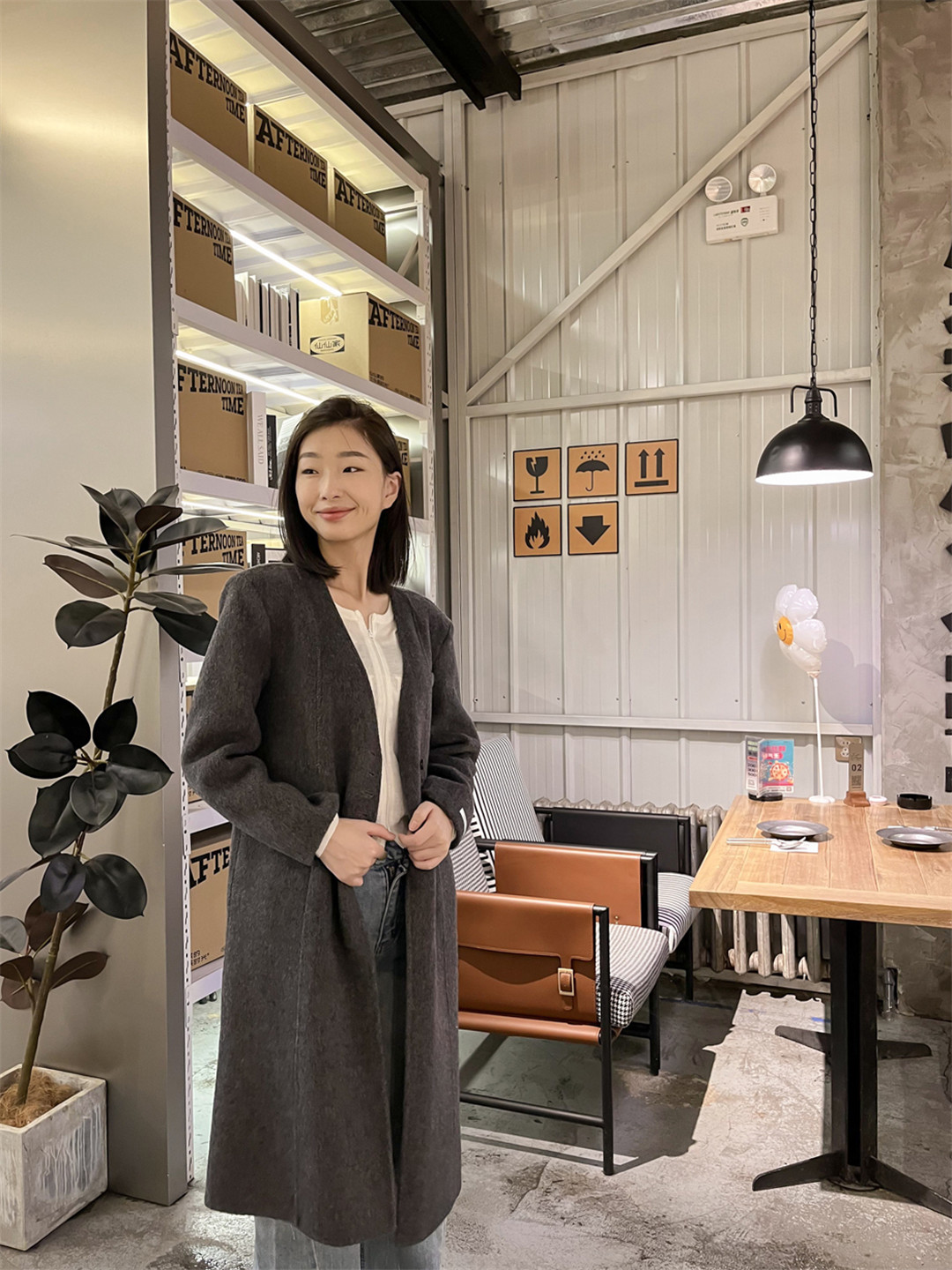 吉林市丰满区吉林大街白月女装欧亚城店.jpg