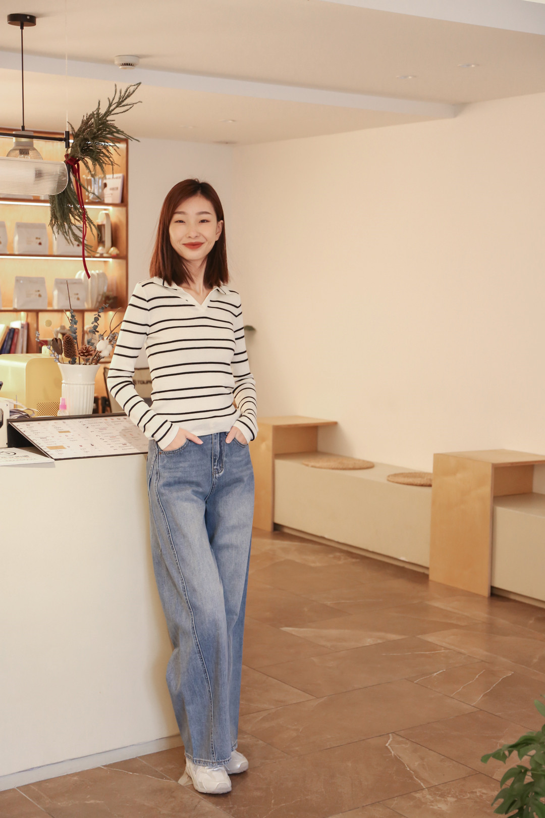 长春市欧亚万豪购物中心白月女装连锁店.jpg