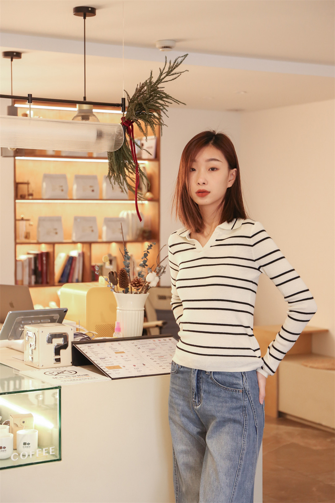 长春市欧亚万豪购物中心白月女装连锁店.jpg