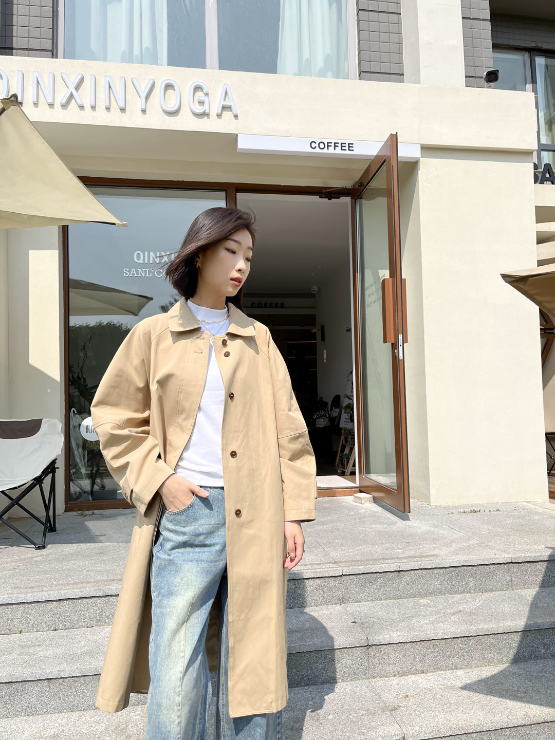 抚顺市新抚区浑河路万达广场白月女装店.jpg