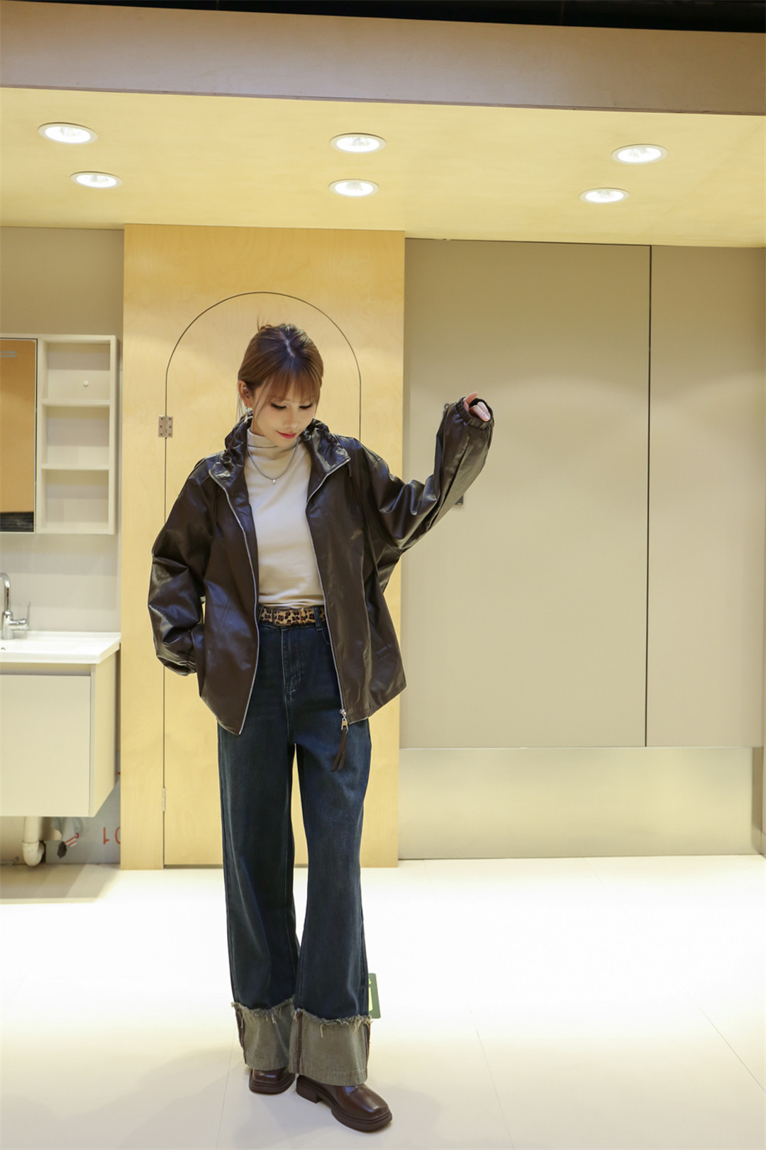 辽宁省丹东市振兴区万达广场千城女装店.jpg