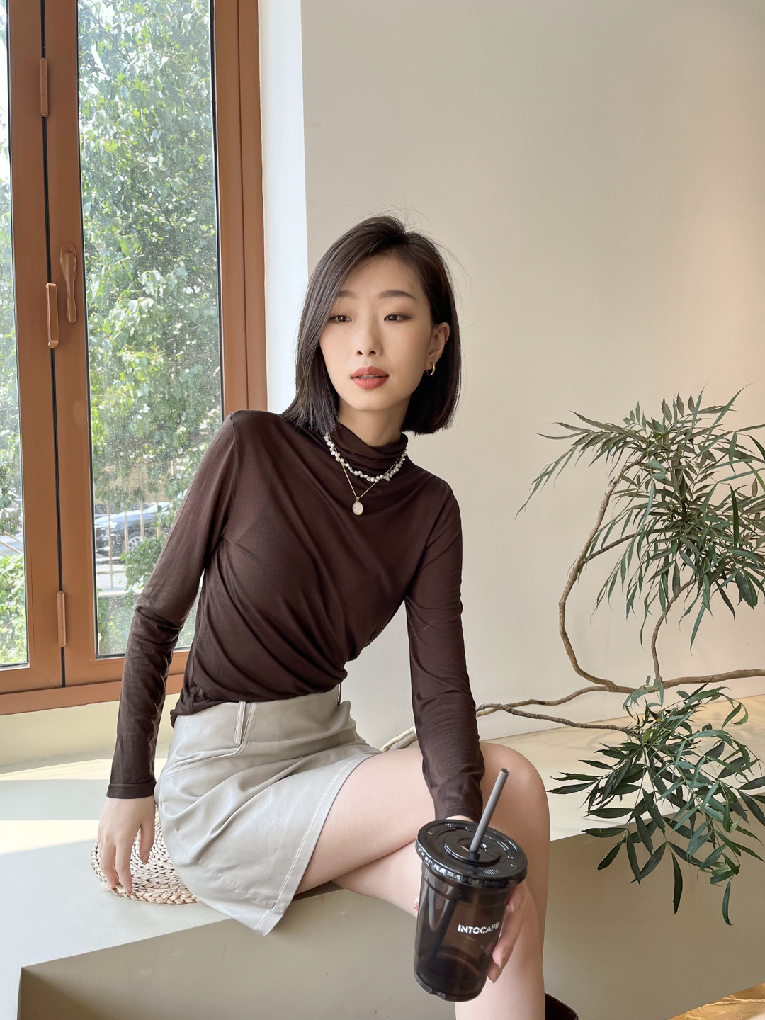 抚顺市新抚区浑河路万达广场白月女装店.jpg
