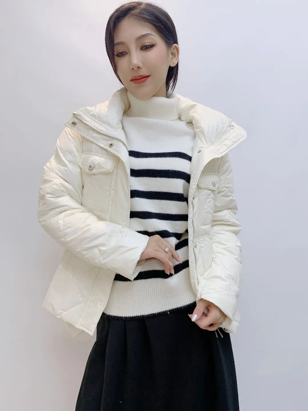 2022年新款女装冬装白色防风棉服