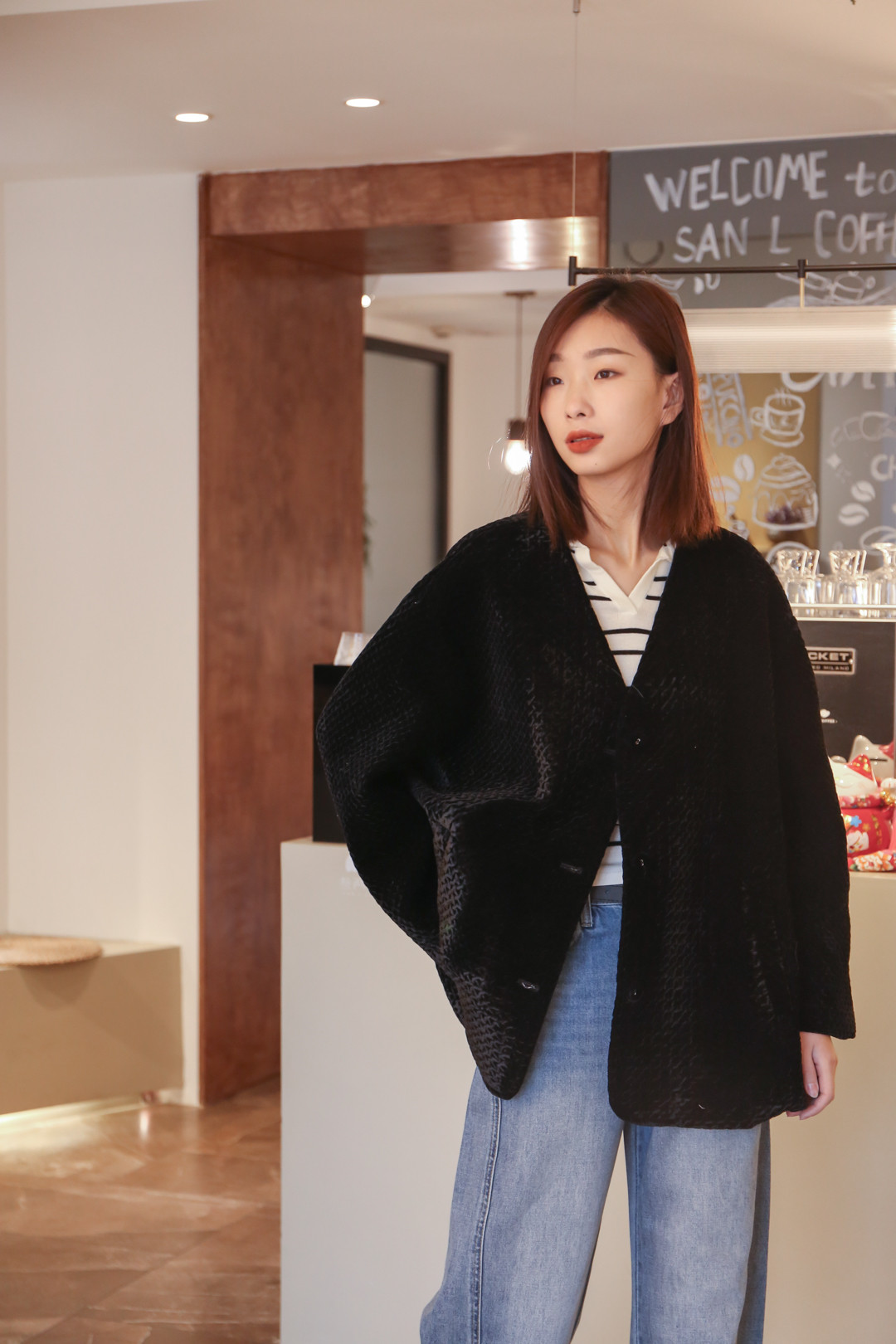 长春市欧亚万豪购物中心白月女装连锁店.jpg