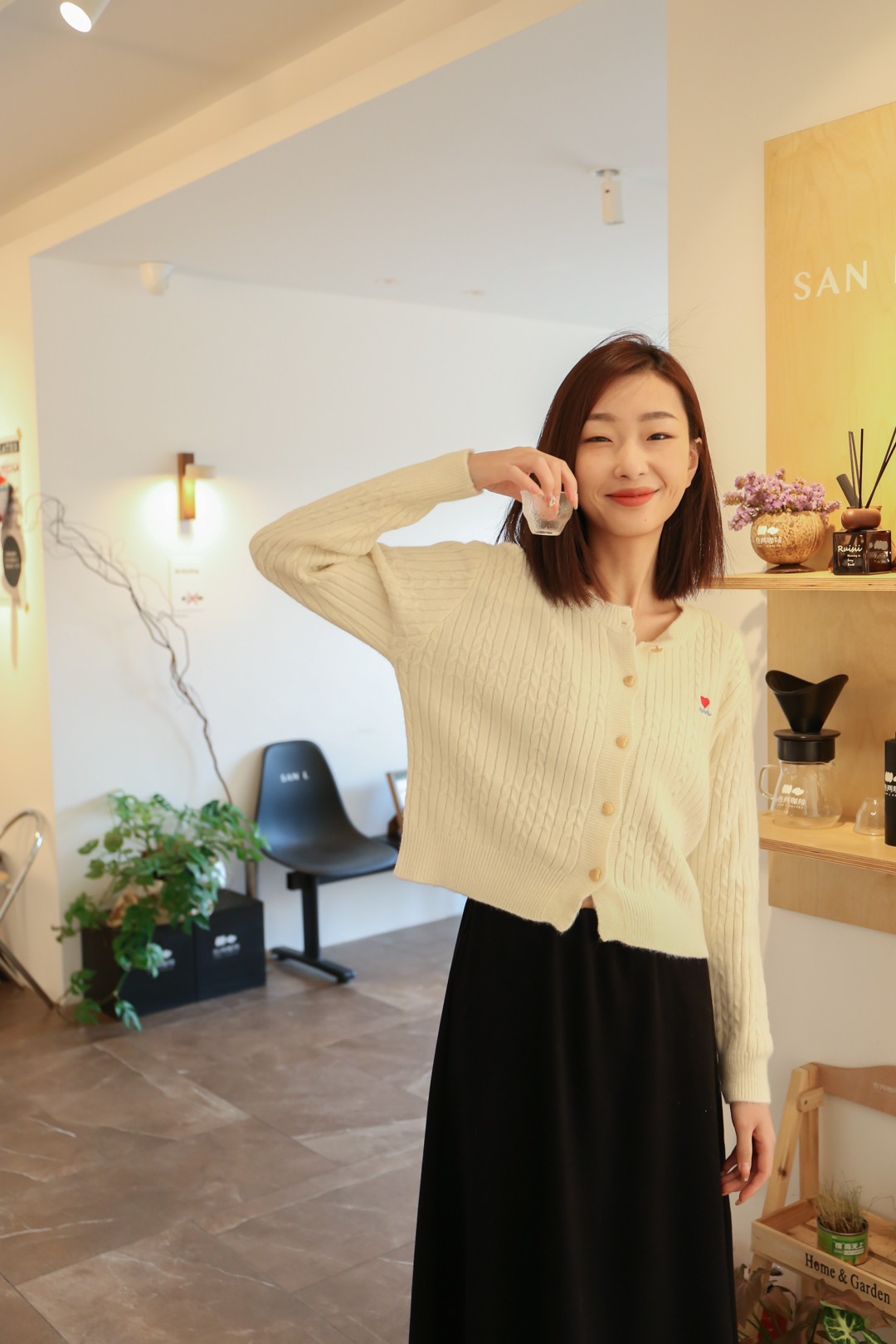 吉林省白城欧亚购物中心白月女装连锁店.jpg
