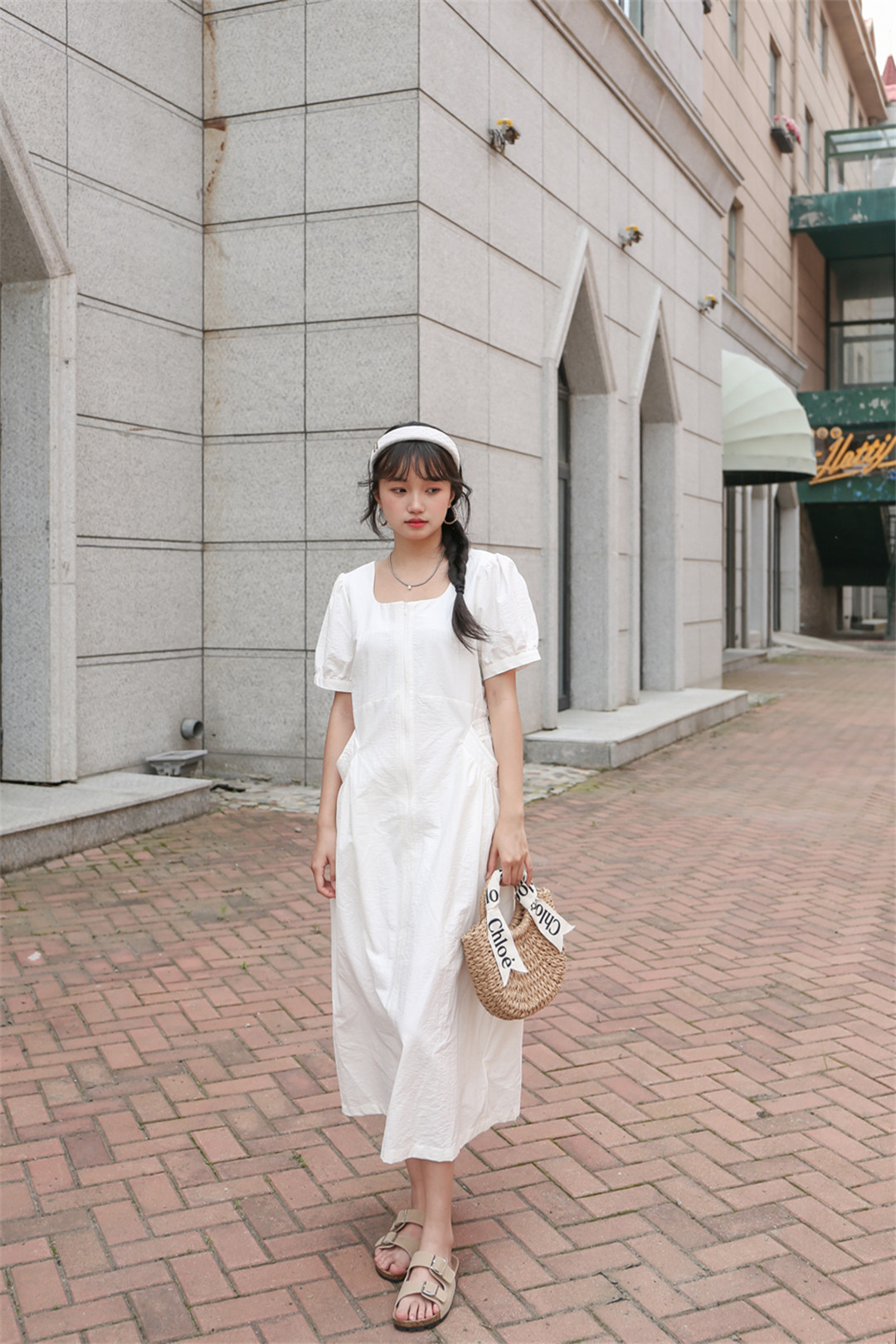 辽宁省营口市站前区万达广场千城女装店.jpg