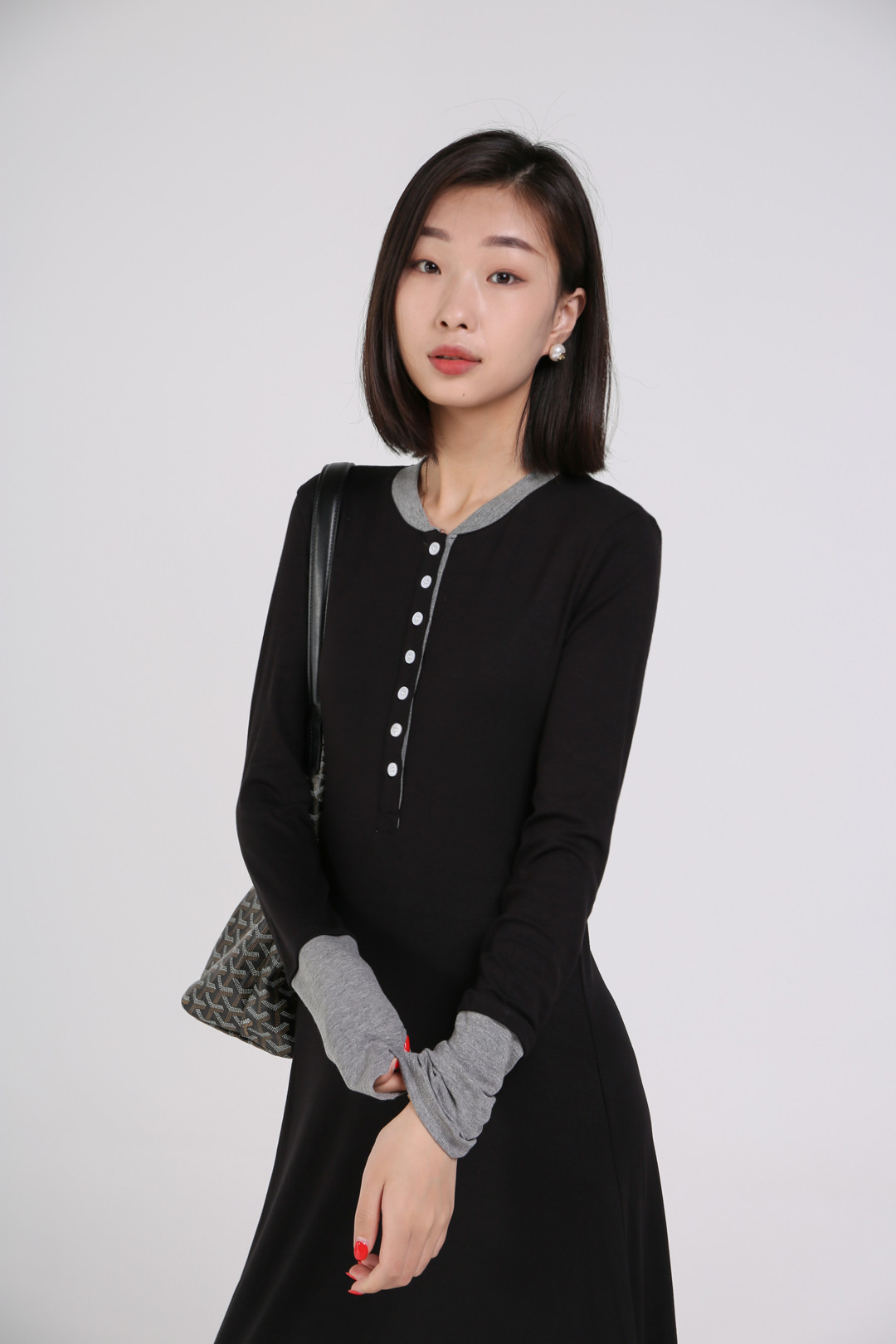 盘锦市兴隆台区东方银座广场白月女装店.jpg
