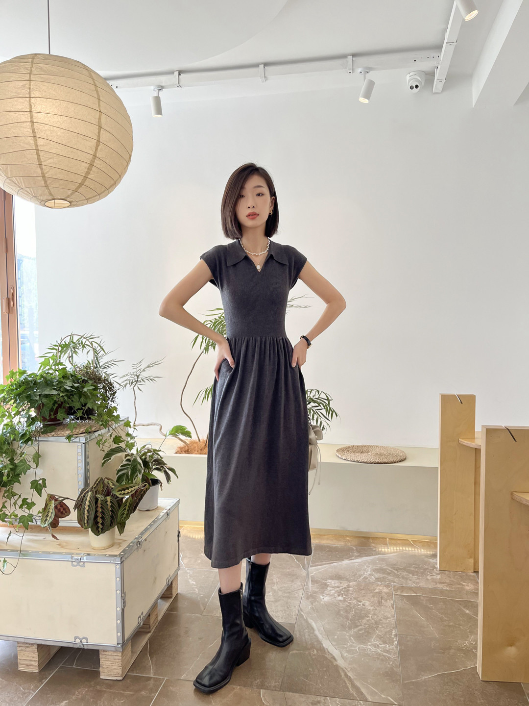 抚顺市新抚区浑河路万达广场白月女装店.jpg