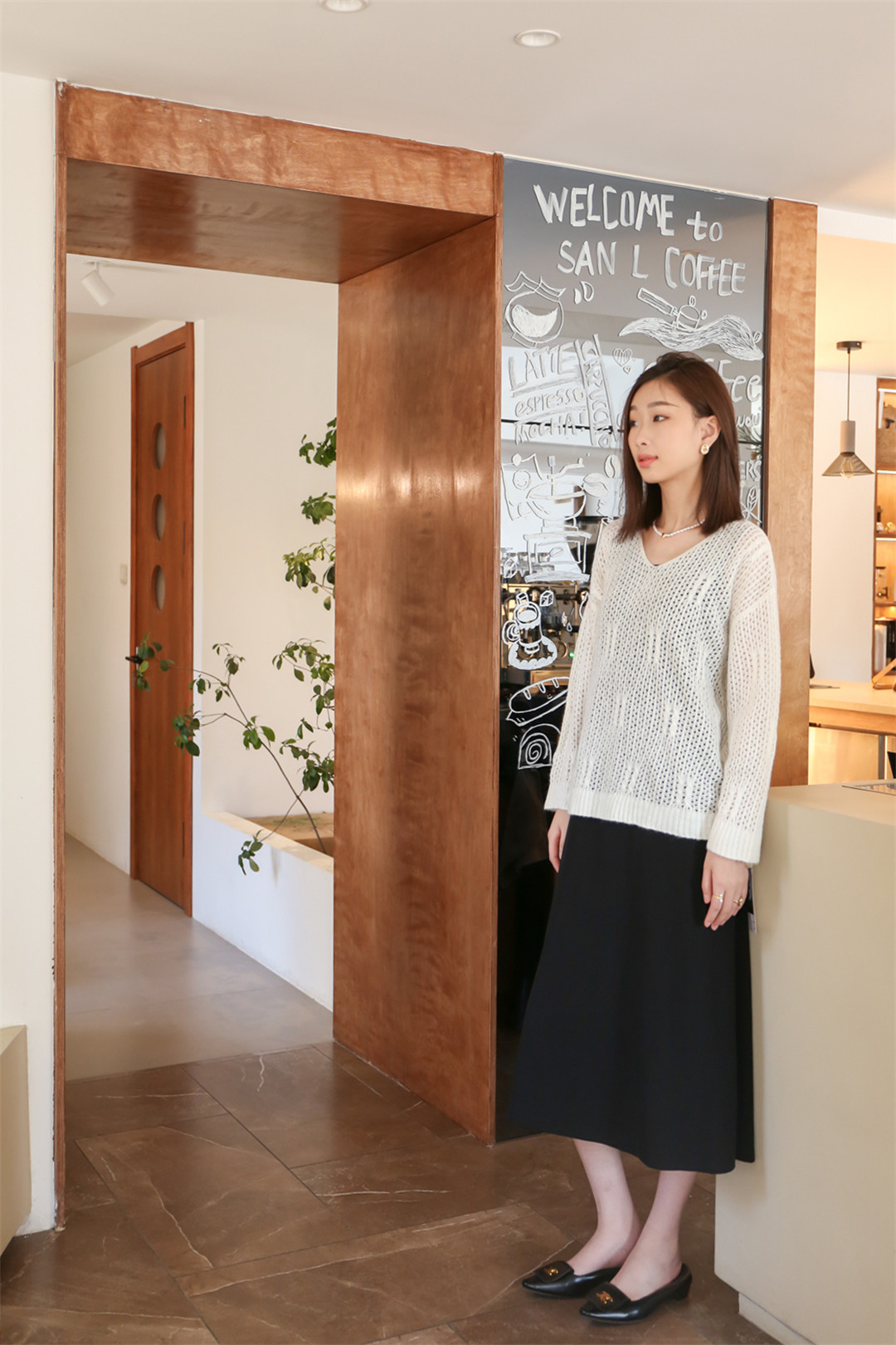 珲春市欧亚延百购物中心白月品牌女装店.jpg