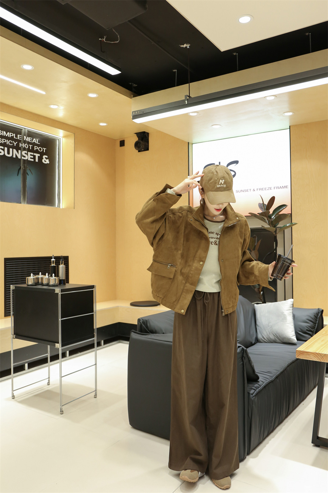 辽宁省丹东市振兴区万达广场千城女装店.jpg