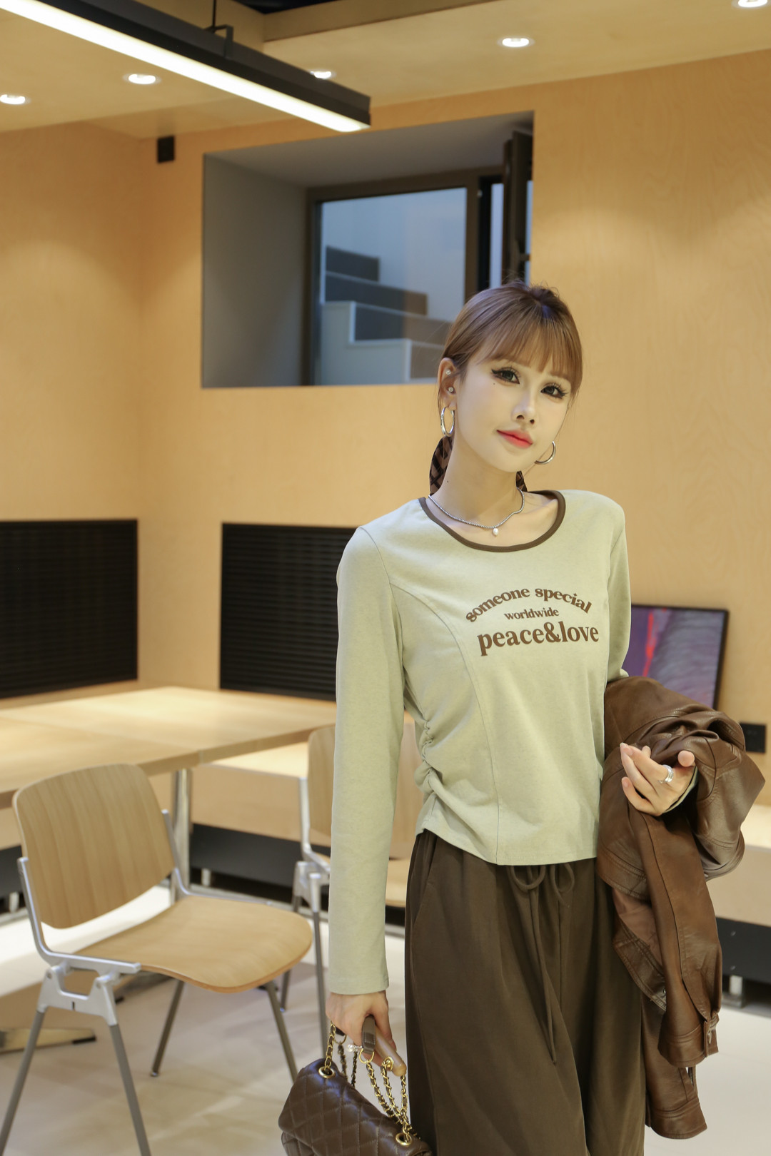 辽宁省丹东市振兴区万达广场千城女装店.jpg
