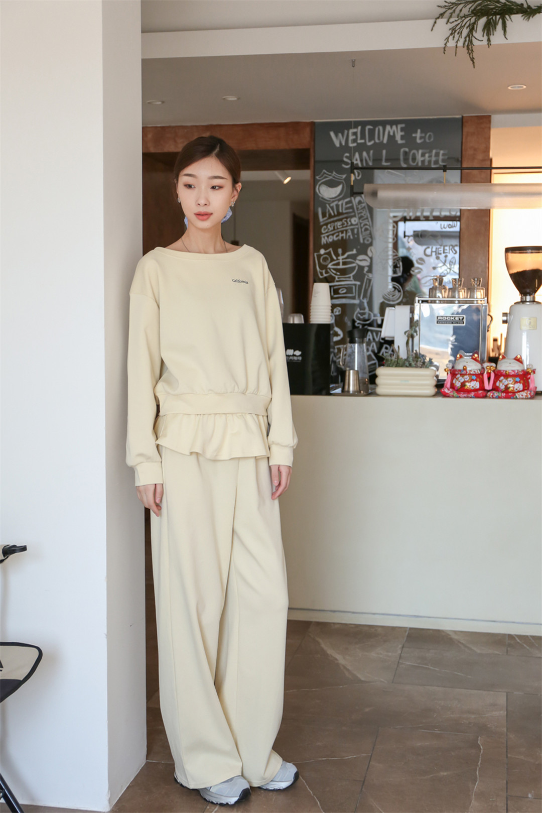 珲春市欧亚延百购物中心白月品牌女装店.jpg