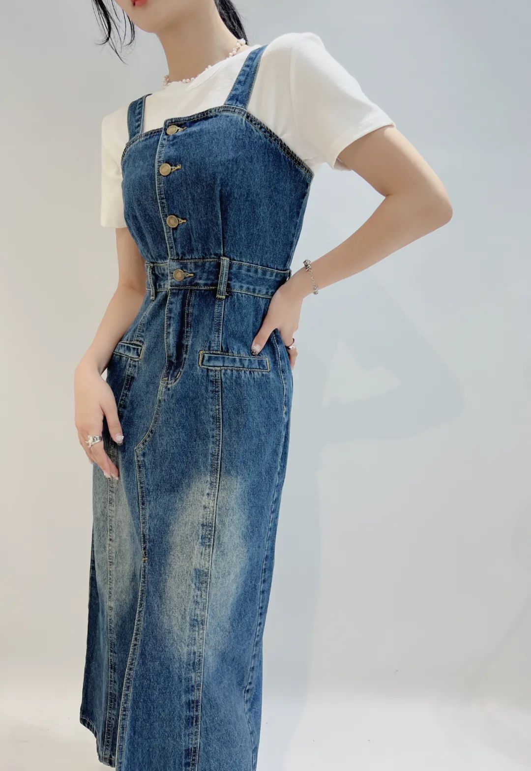 2023年夏季千城潮流女装个性时尚女装流行趋势！