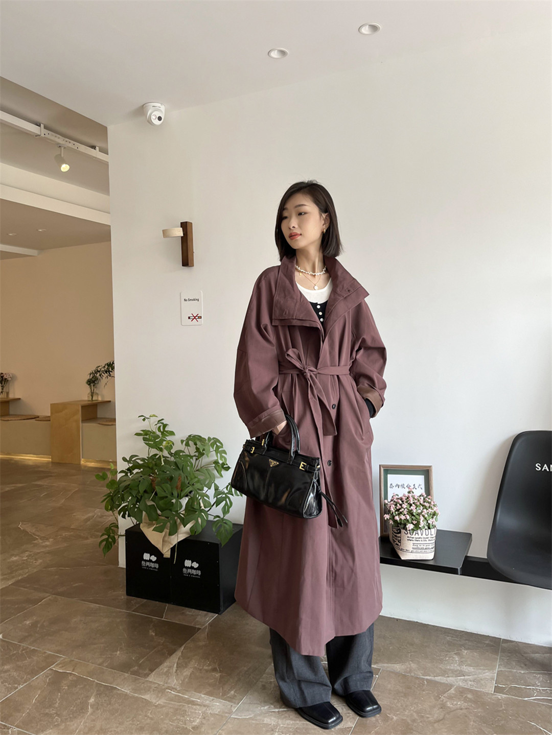 抚顺市新抚区浑河路万达广场白月女装店.jpg