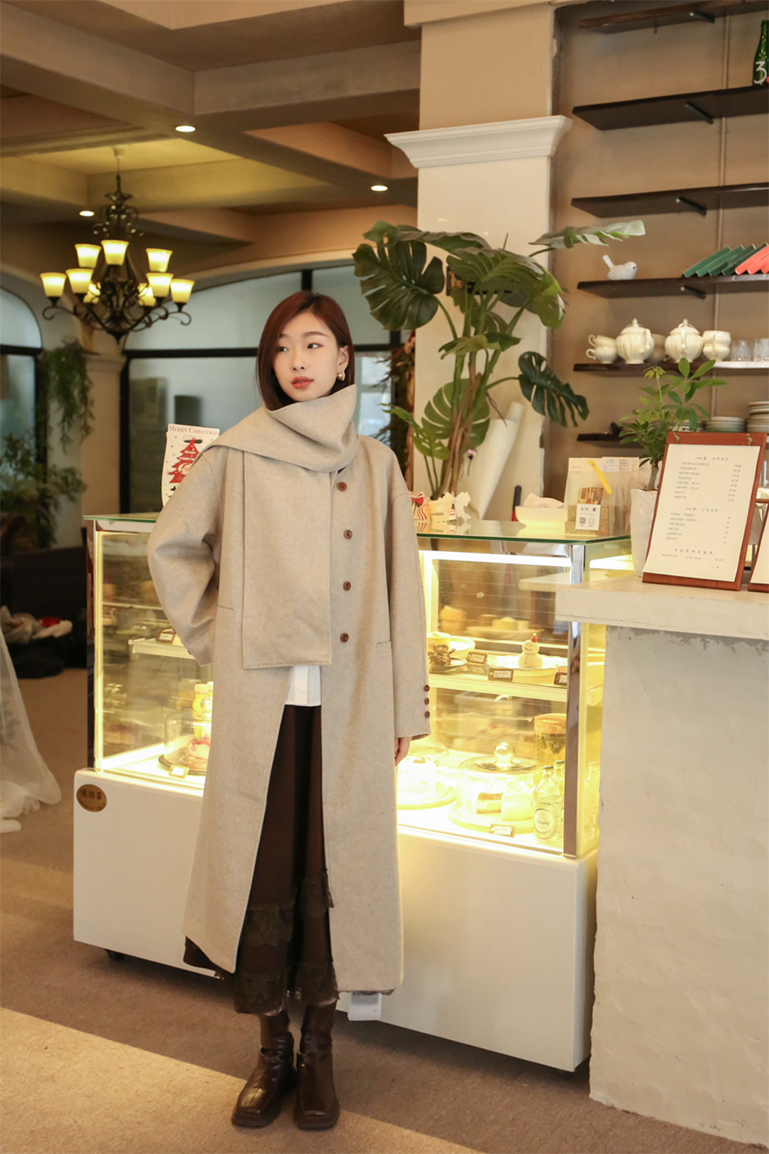 吉林省四平欧亚购物中心白月品牌女装店.jpg