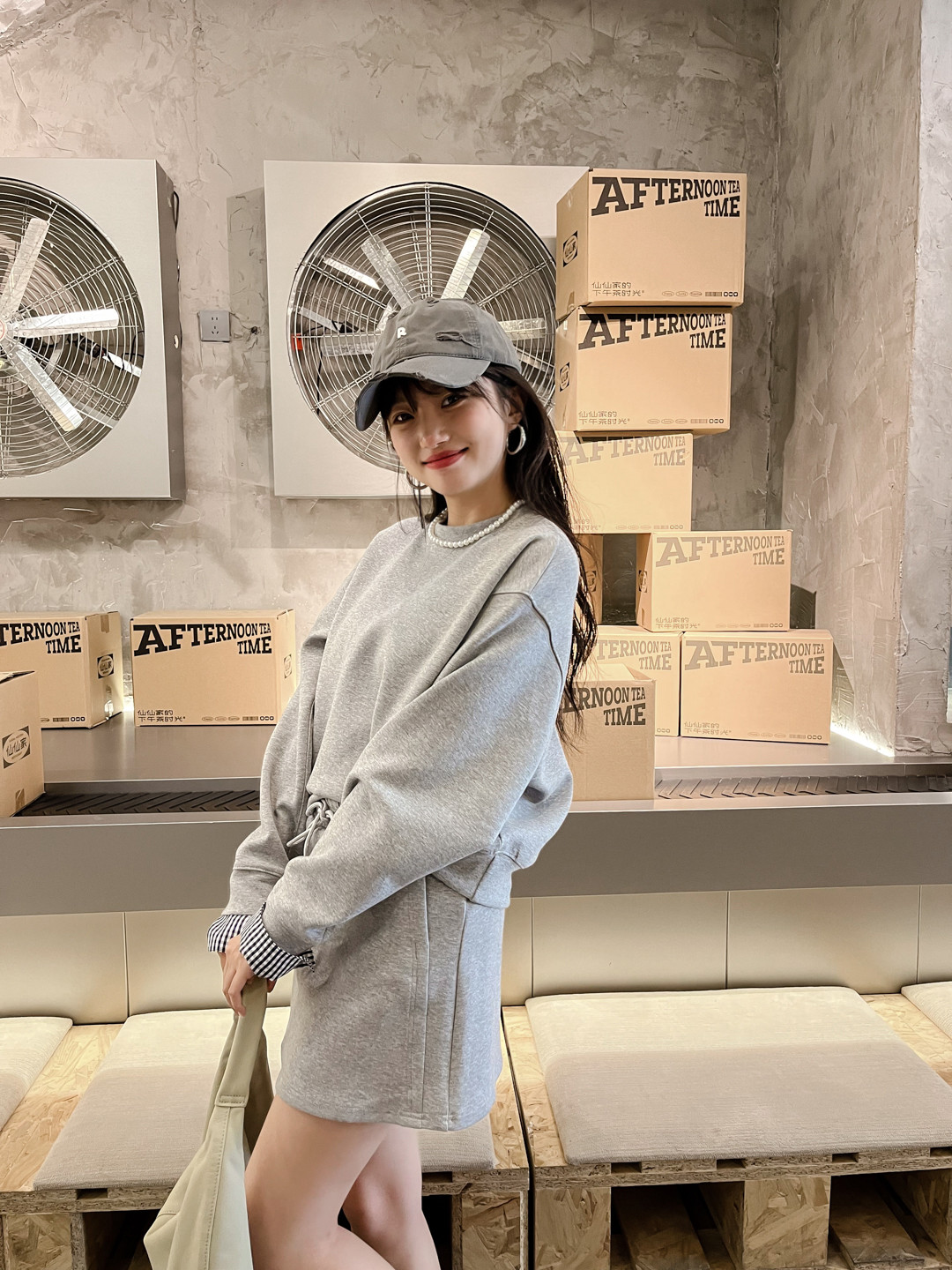 大连市中山区胜利广场千城女时装连锁店.jpg