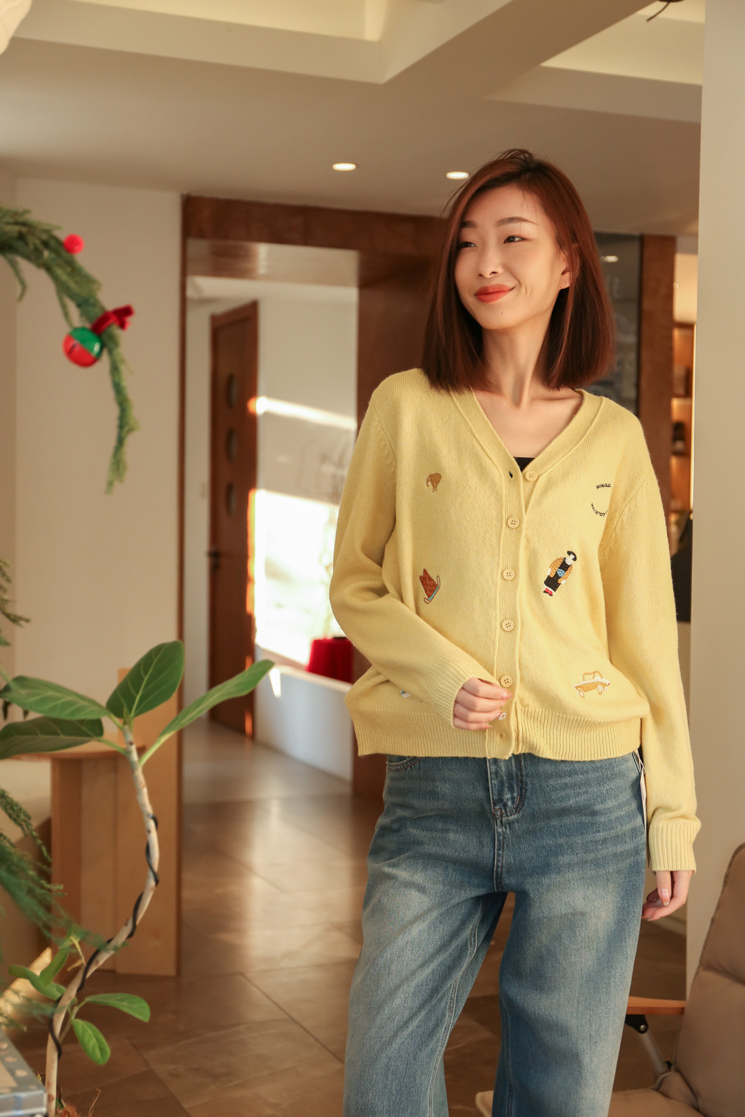 吉林省白城欧亚购物中心白月女装连锁店.jpg