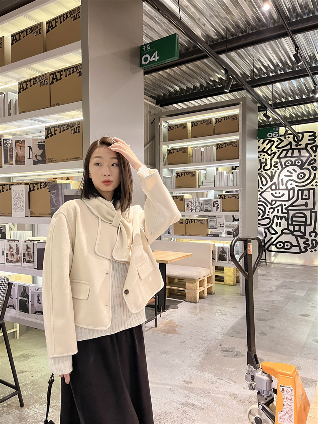 吉林市丰满区吉林大街白月女装欧亚城店.jpg