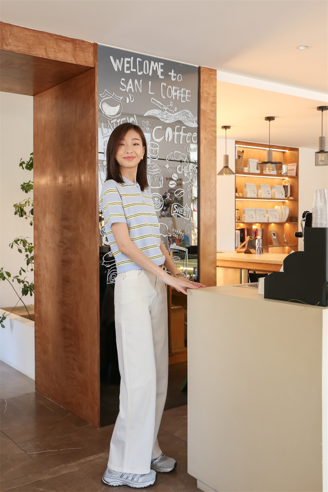 珲春市欧亚延百购物中心白月品牌女装店.jpg