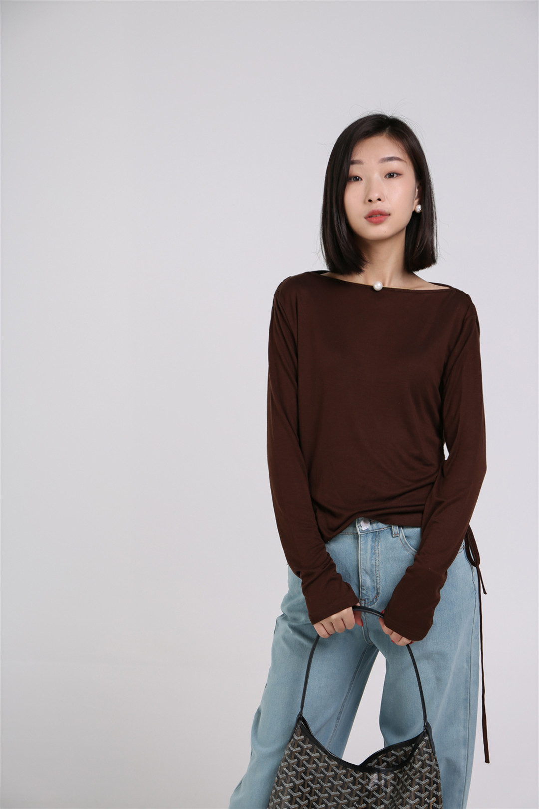盘锦市兴隆台区东方银座广场白月女装店.jpg