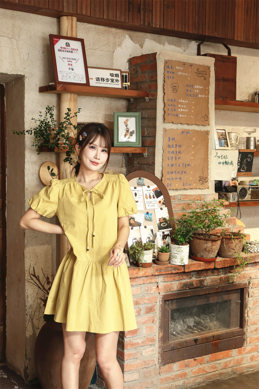 内蒙古包头市土右旗包百商场千城女装店.jpg