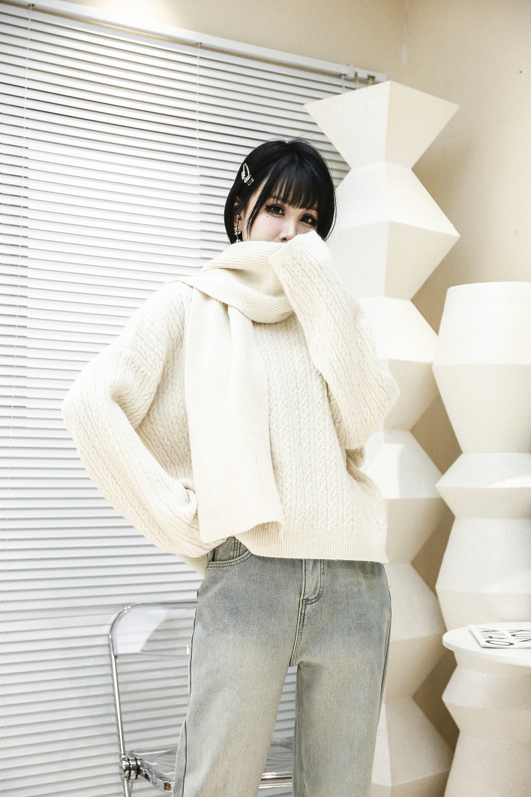 THOUSAND CITY的冬季新款时尚女装，为你呈现羽绒服、牛仔裤与毛织衫的完美搭配