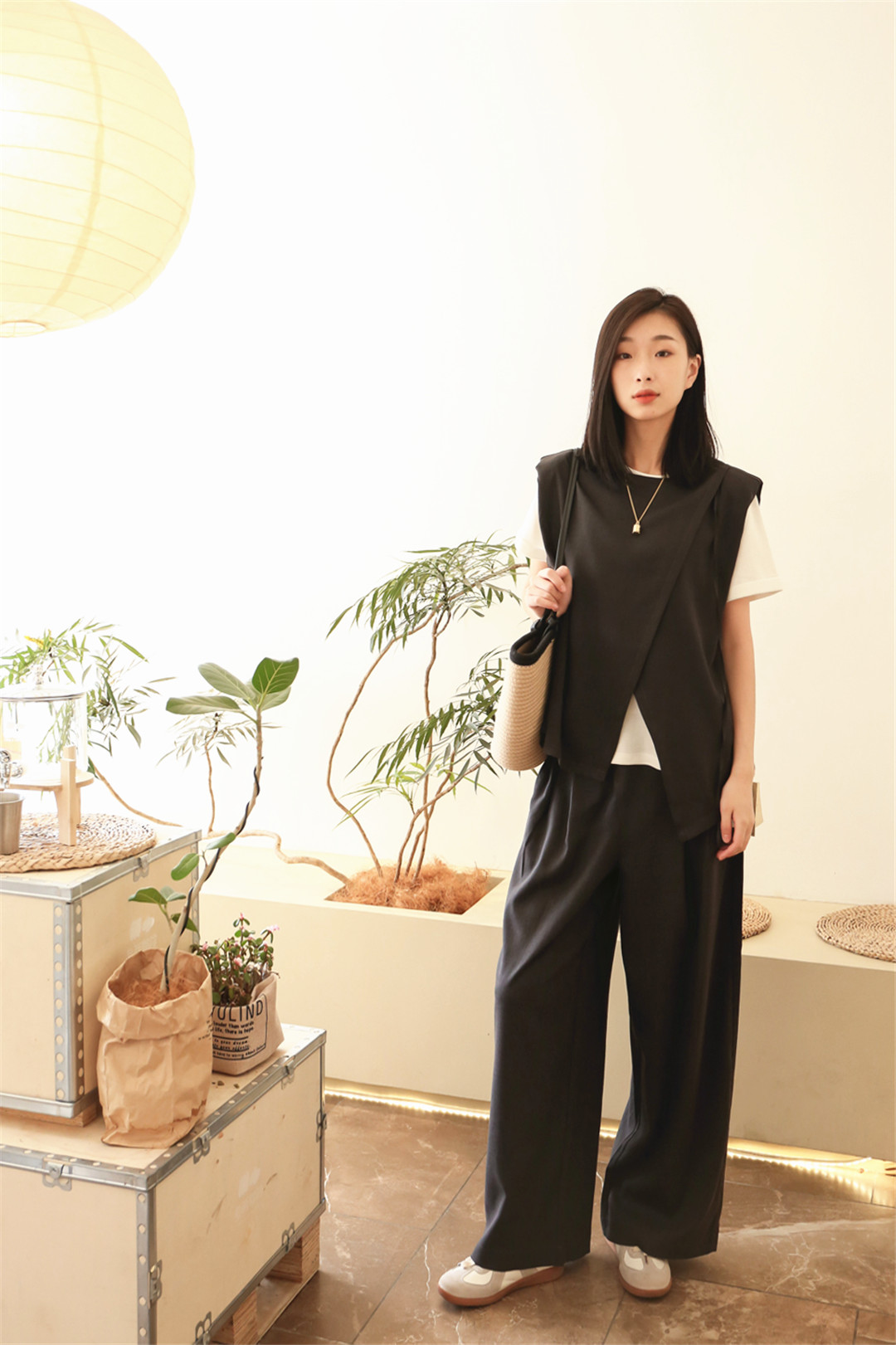 2025年白月女装的穿搭公式‌‌刚柔叠穿法则‌.jpg