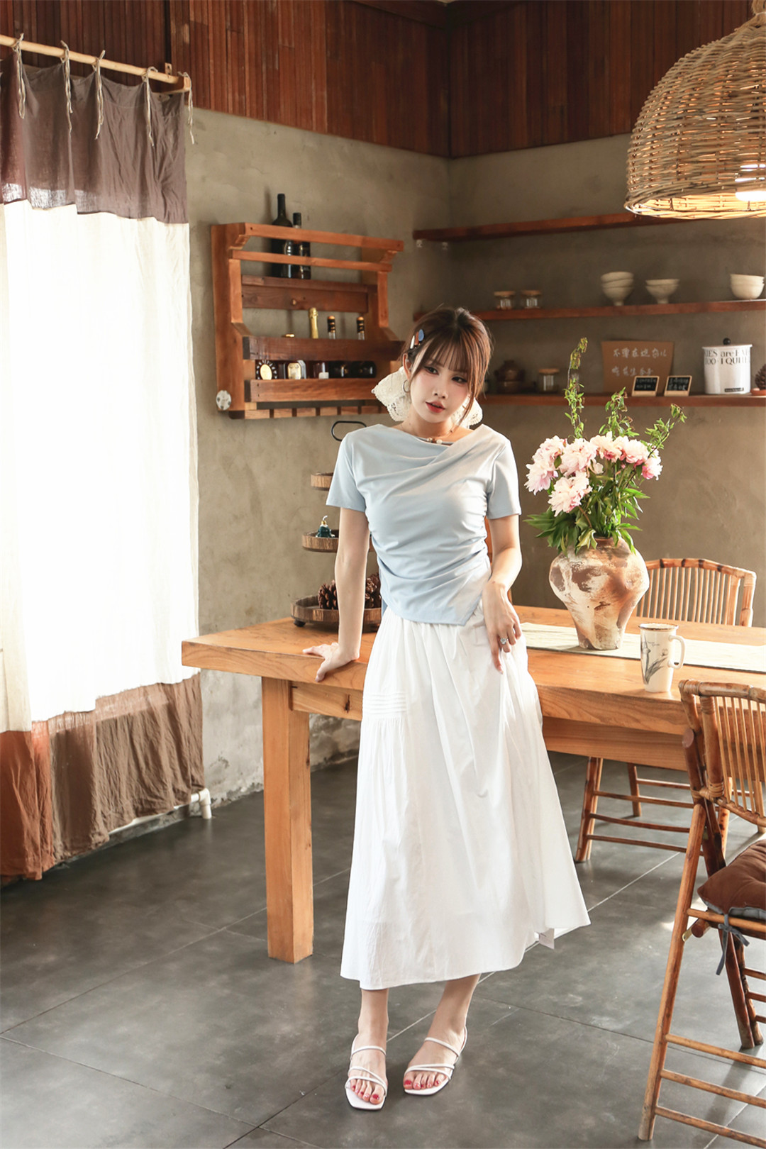 内蒙古包头市土右旗包百商场千城女装店.jpg