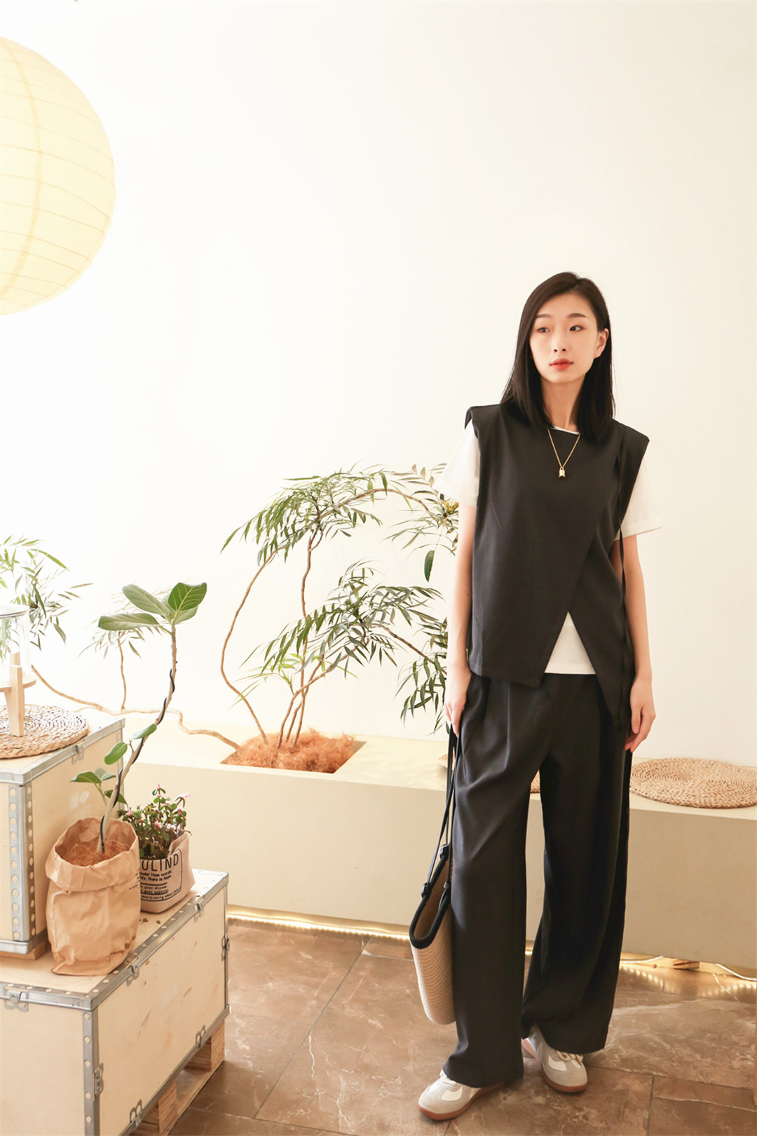 2025年白月女装的穿搭公式‌‌刚柔叠穿法则‌.jpg