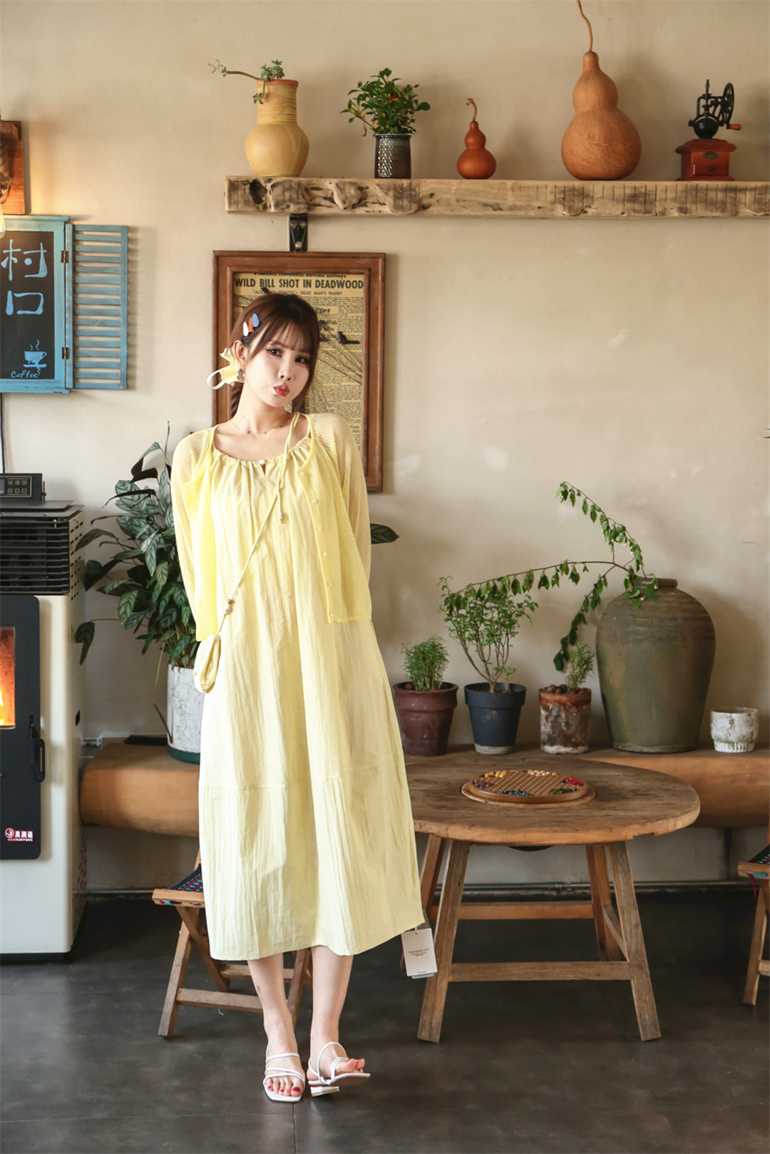 内蒙古包头市土右旗包百商场千城女装店.jpg