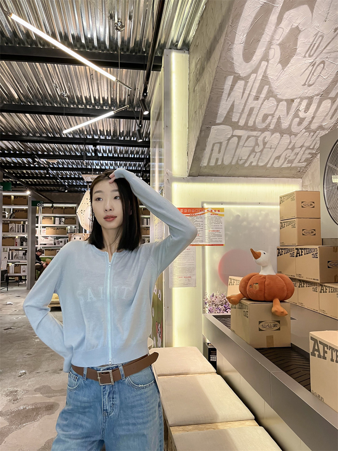 吉林市丰满区吉林大街白月女装欧亚城店.jpg