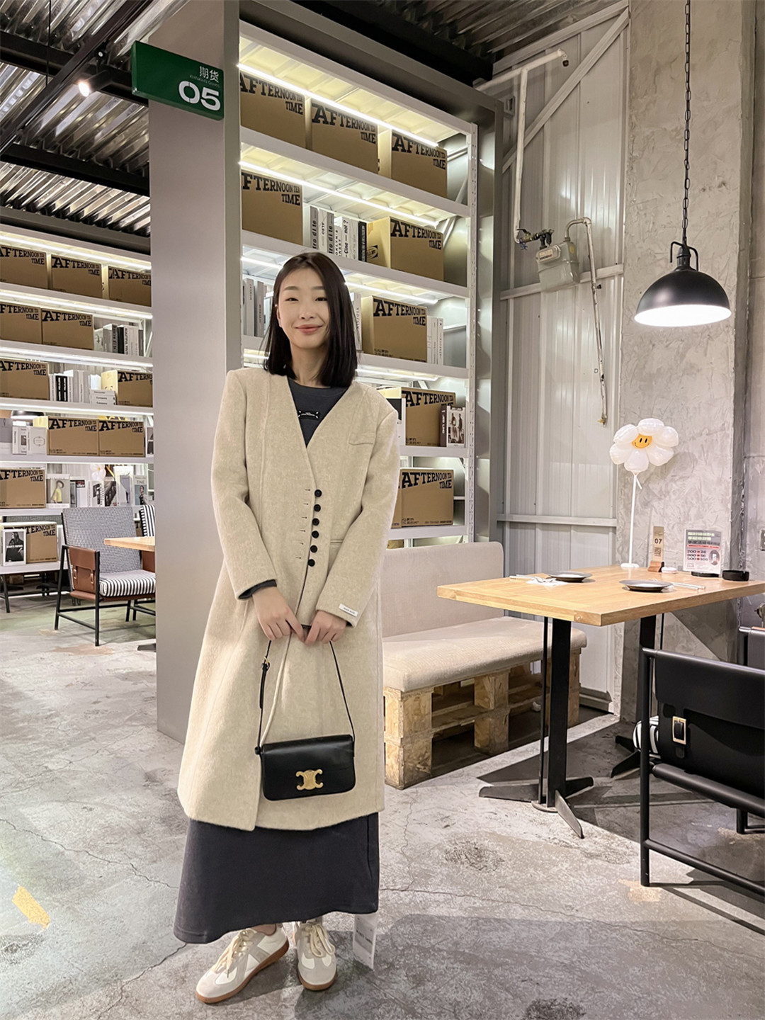 吉林市丰满区吉林大街白月女装欧亚城店.jpg