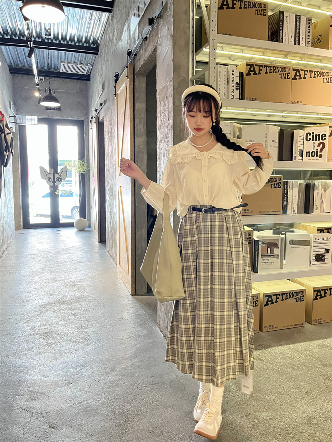 大连市中山区胜利广场千城女时装连锁店.jpg