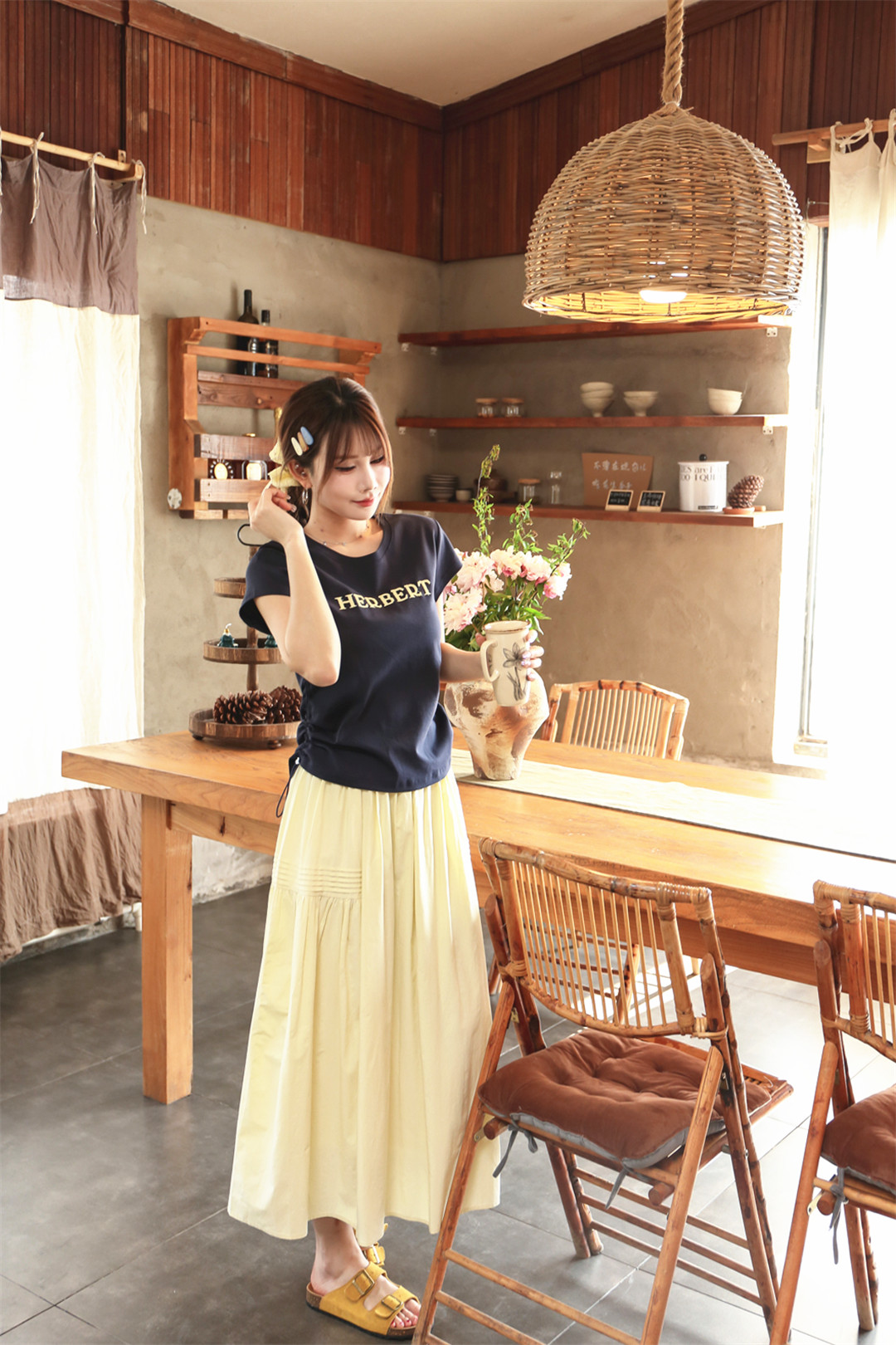 内蒙古包头市土右旗包百商场千城女装店.jpg