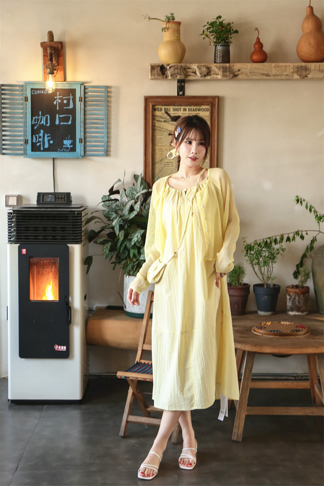 内蒙古包头市土右旗包百商场千城女装店.jpg