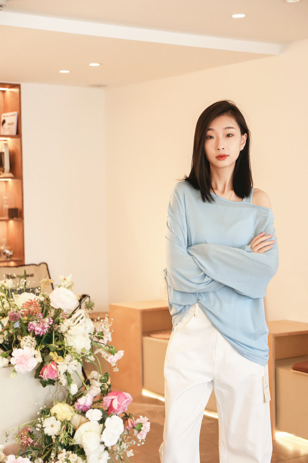 2025年白月女装的穿搭公式‌‌刚柔叠穿法则‌.jpg