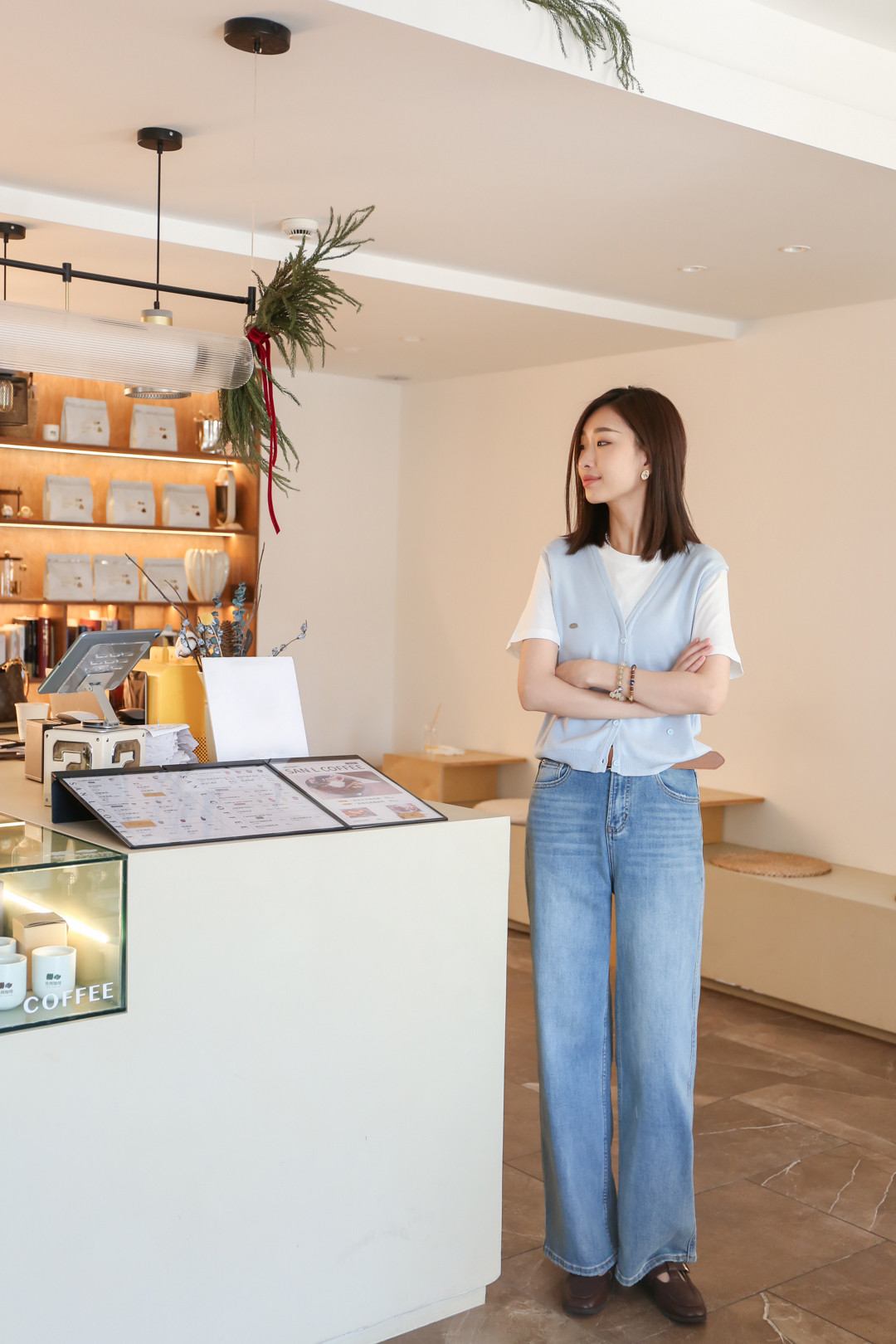 珲春市欧亚延百购物中心白月品牌女装店.jpg