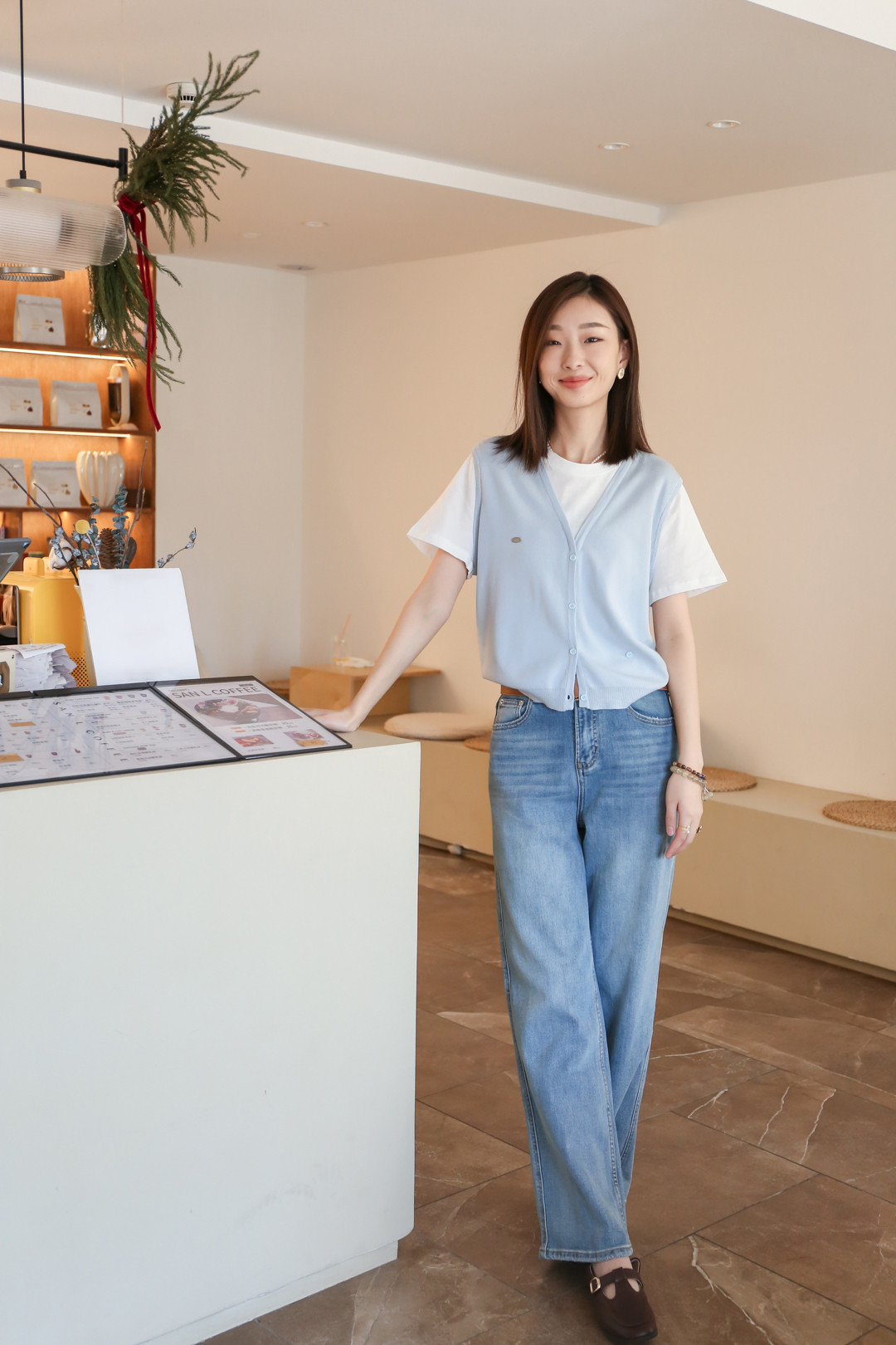珲春市欧亚延百购物中心白月品牌女装店.jpg