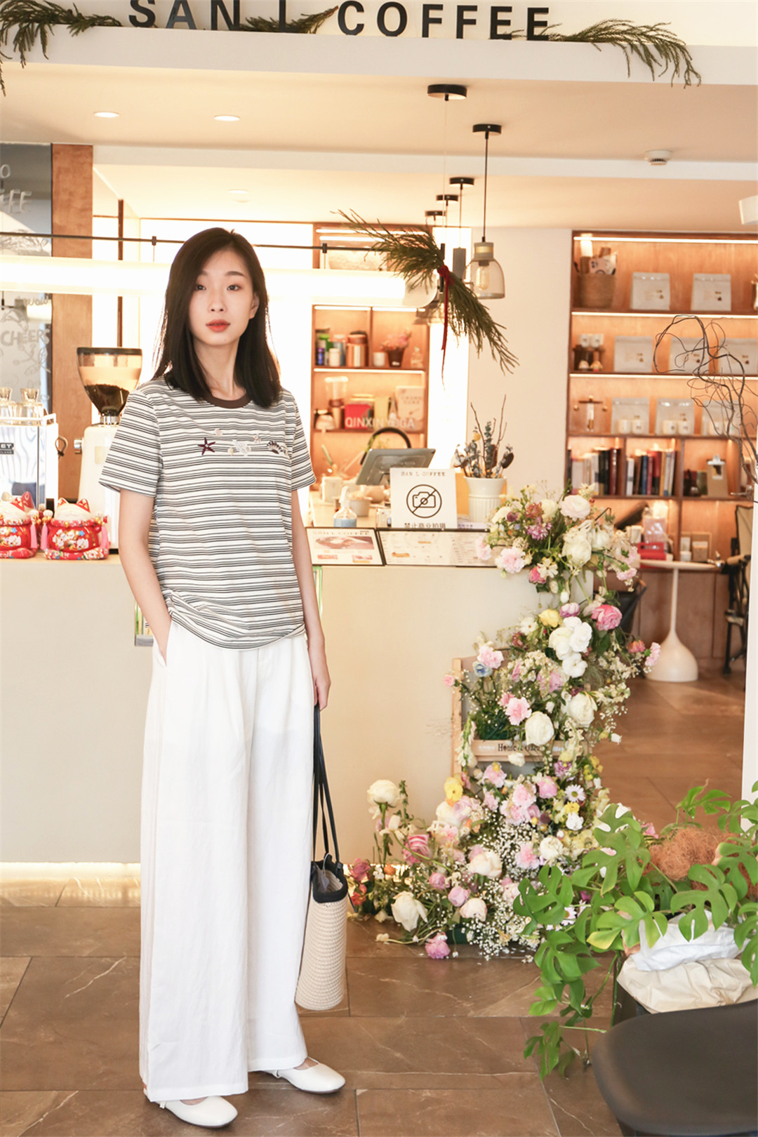2025年白月女装的穿搭公式‌‌刚柔叠穿法则‌.jpg