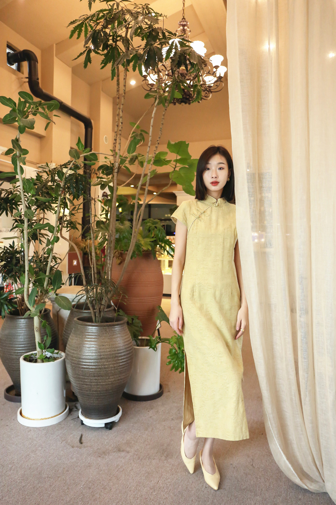 长春市欧亚三环购物中心千城女装连锁店.jpg