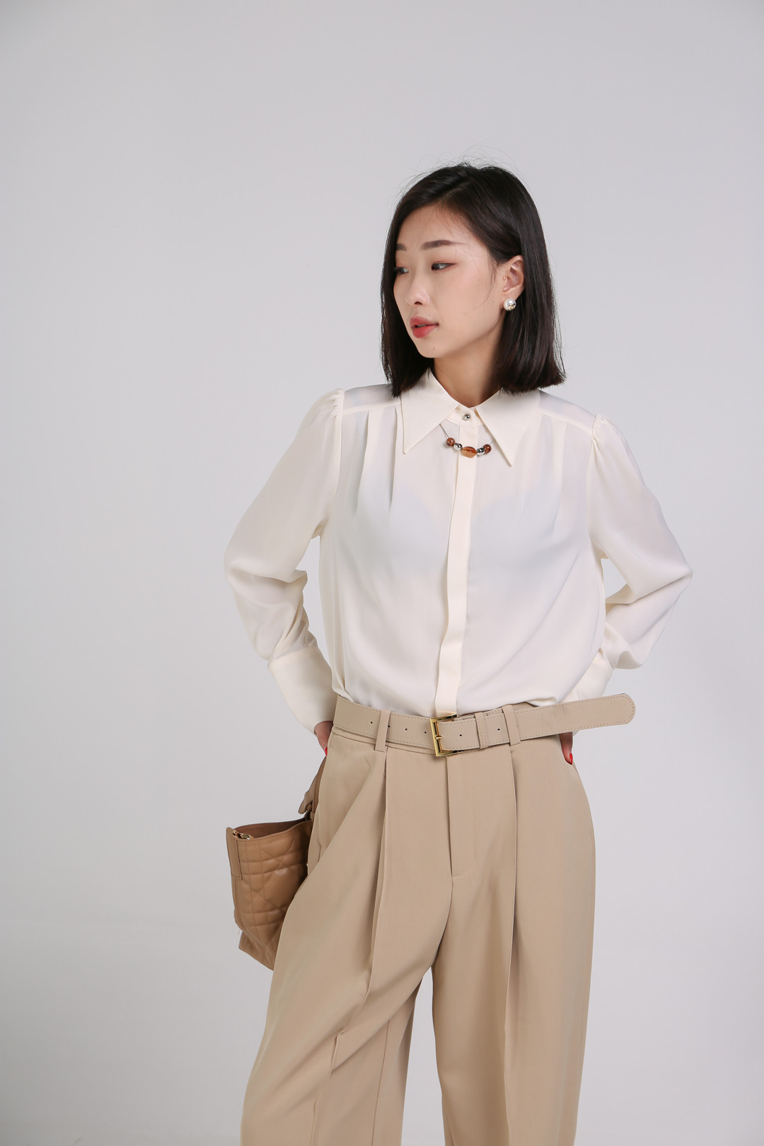 盘锦市兴隆台区东方银座广场白月女装店.jpg