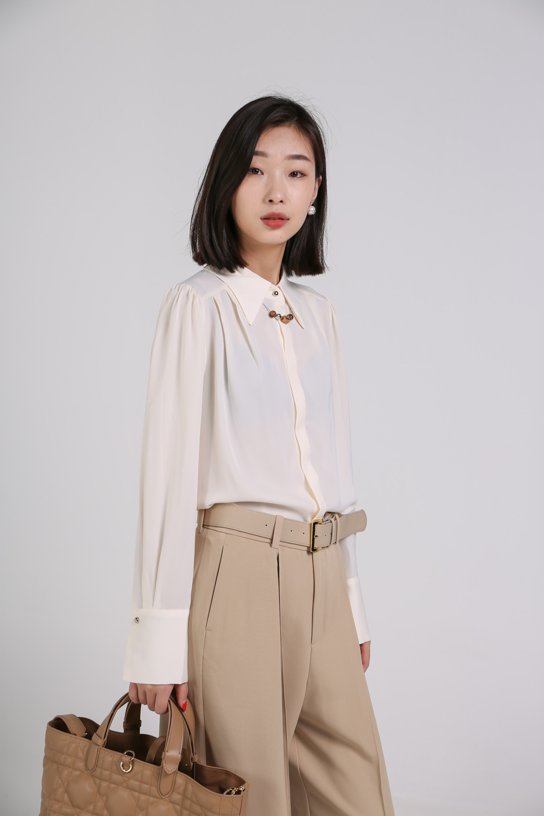 盘锦市兴隆台区东方银座广场白月女装店.jpg